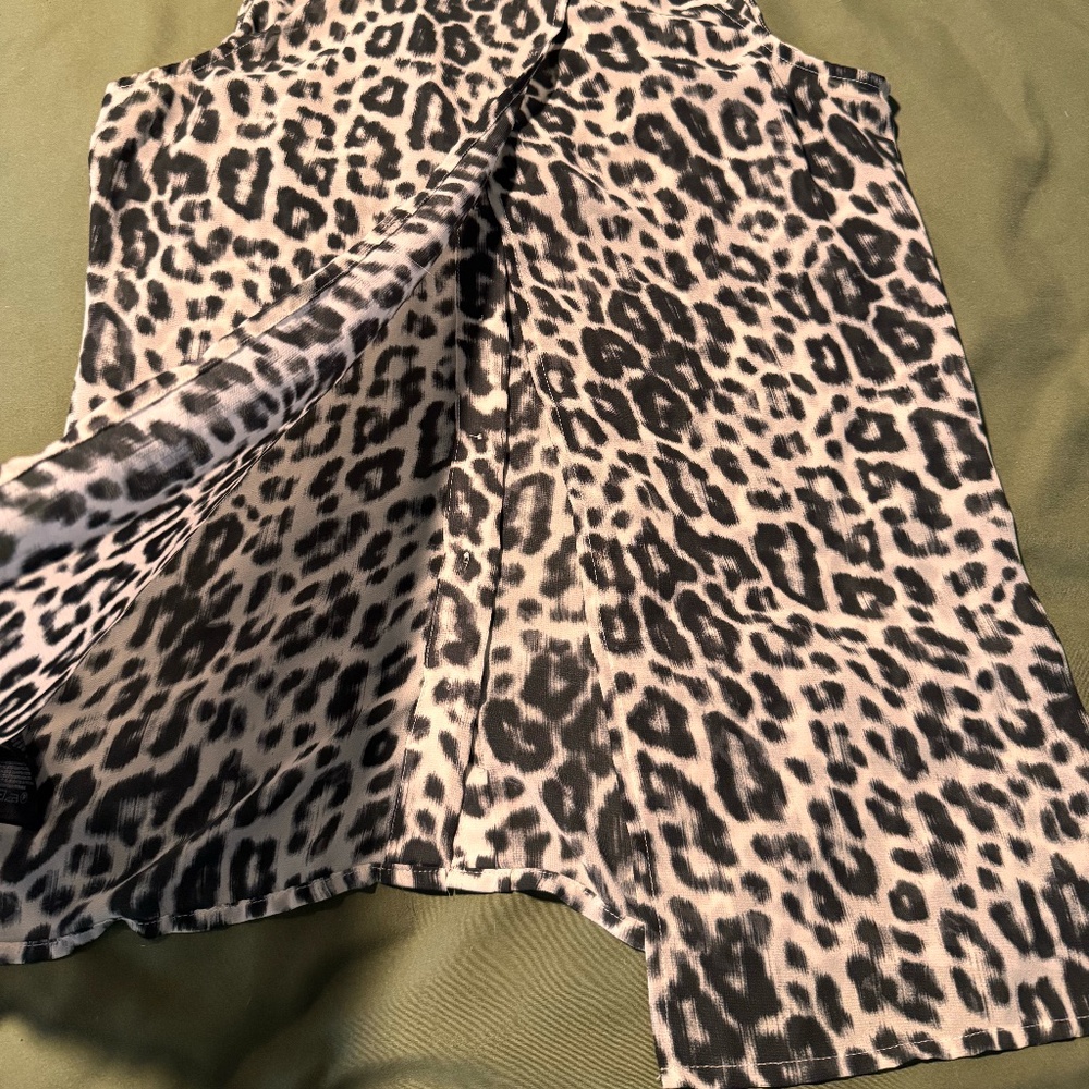 Euc - Guess Split Back Button Up Tank - image 5